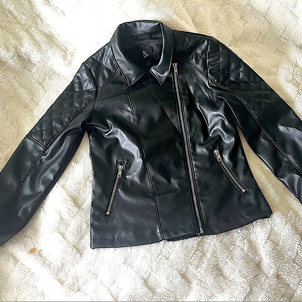 🖤 Girls never worn faux leather Fall jacket! Stylish!